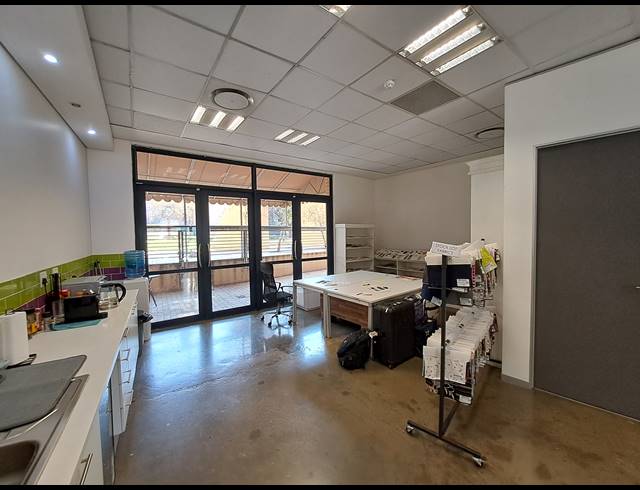 194M² OFFICE TO LET IN MELROSE ARCH